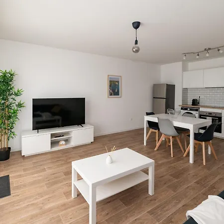 Parking Balcon 4pers Apartment *